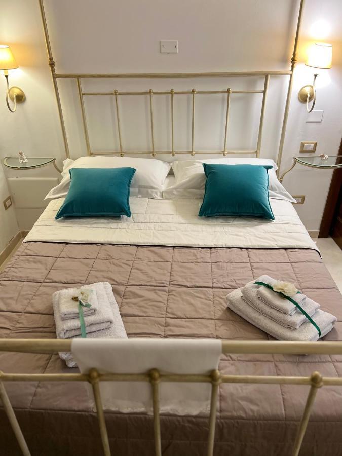 Lo Scrigno Barocco Bed & Breakfast Lecce Eksteriør bilde