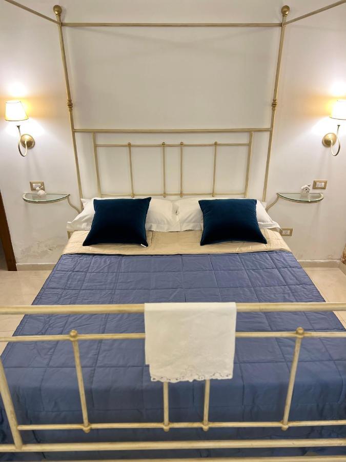 Lo Scrigno Barocco Bed & Breakfast Lecce Eksteriør bilde